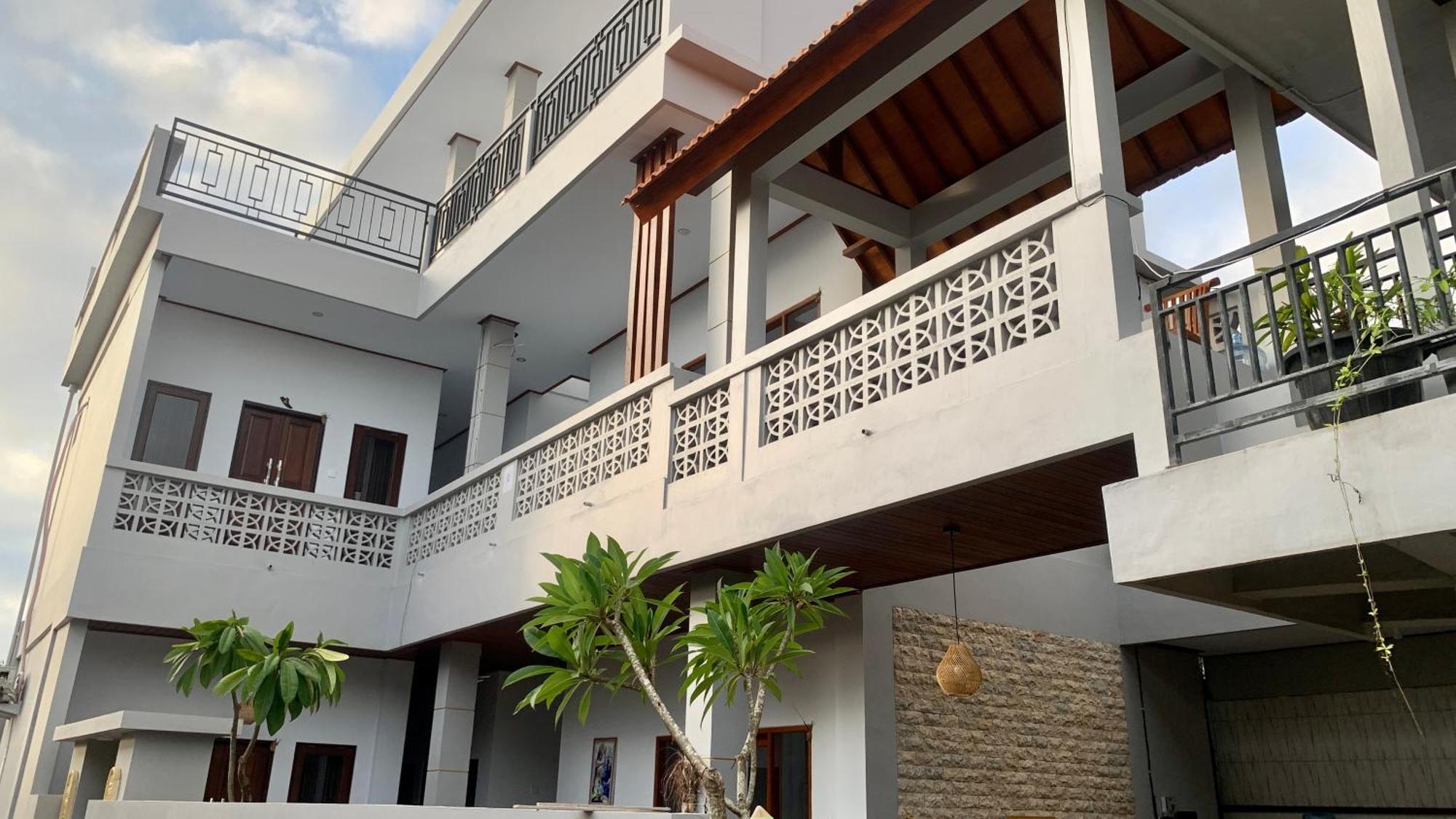 The Lima Home Stay In Canggu Экстерьер фото