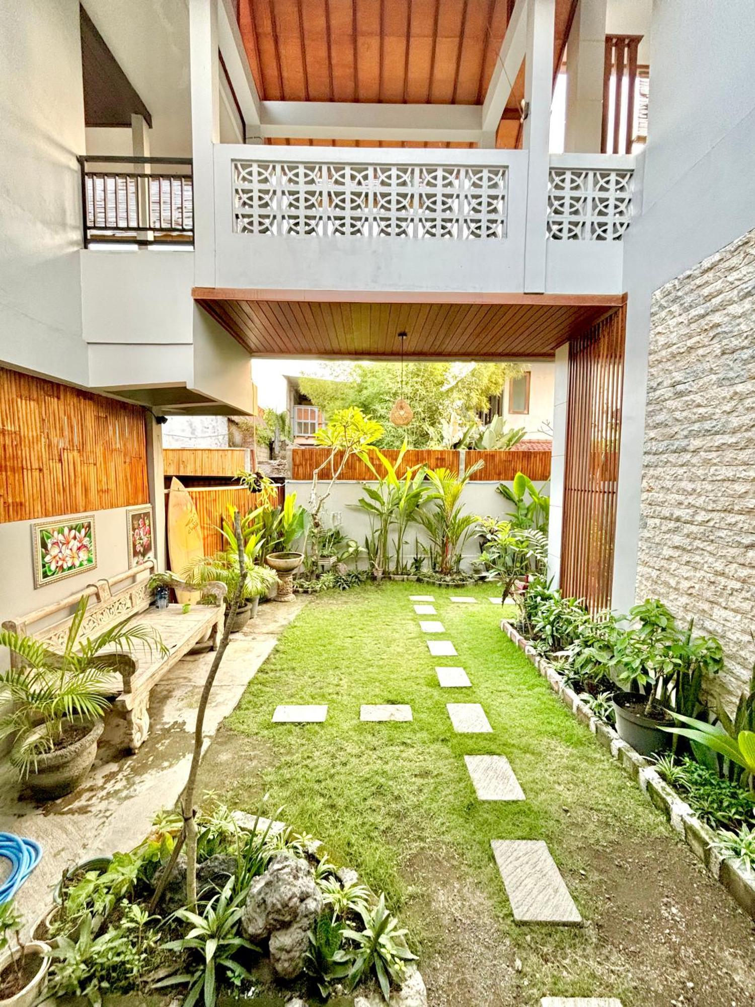 The Lima Home Stay In Canggu Экстерьер фото