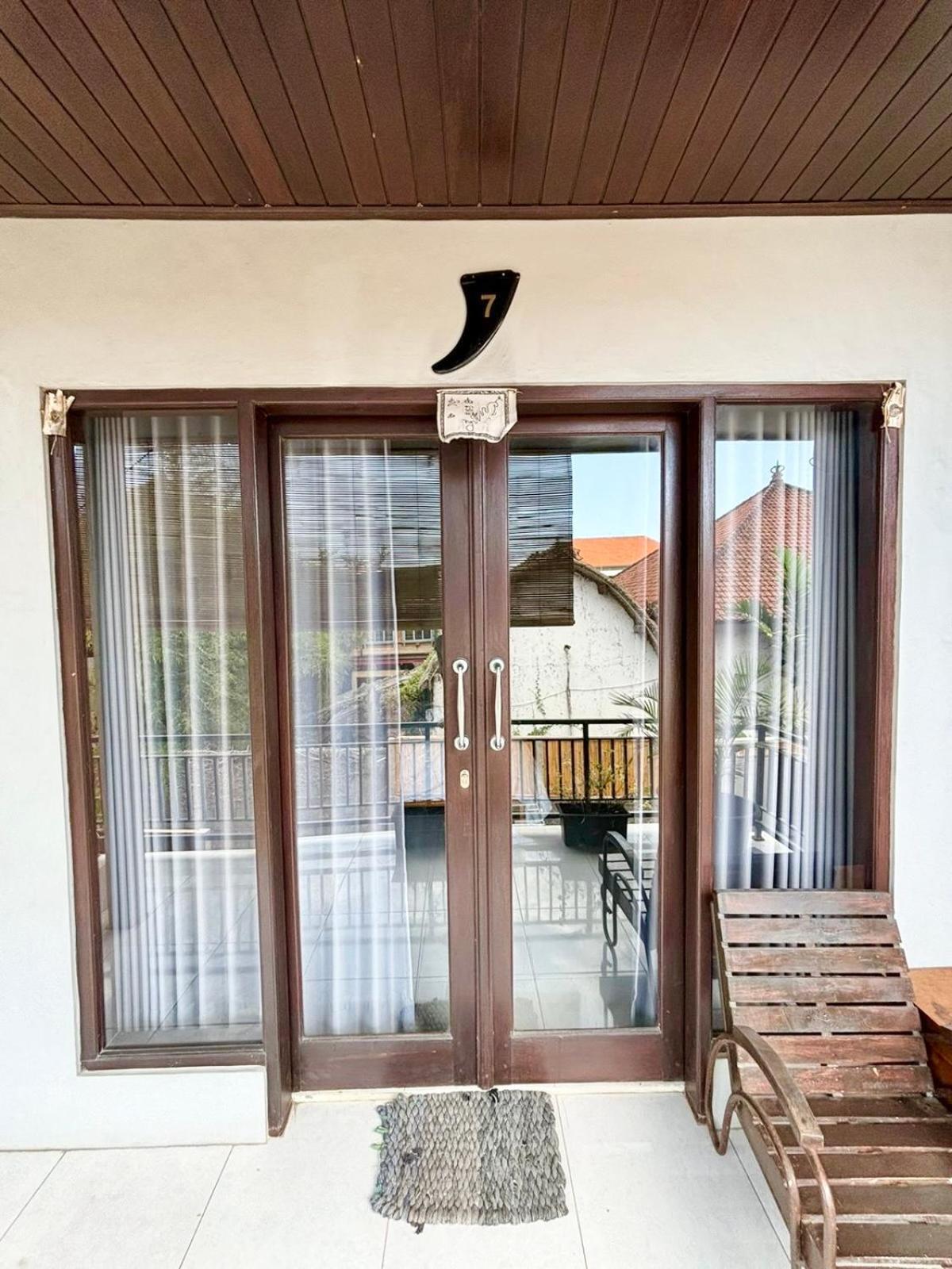 The Lima Home Stay In Canggu Экстерьер фото